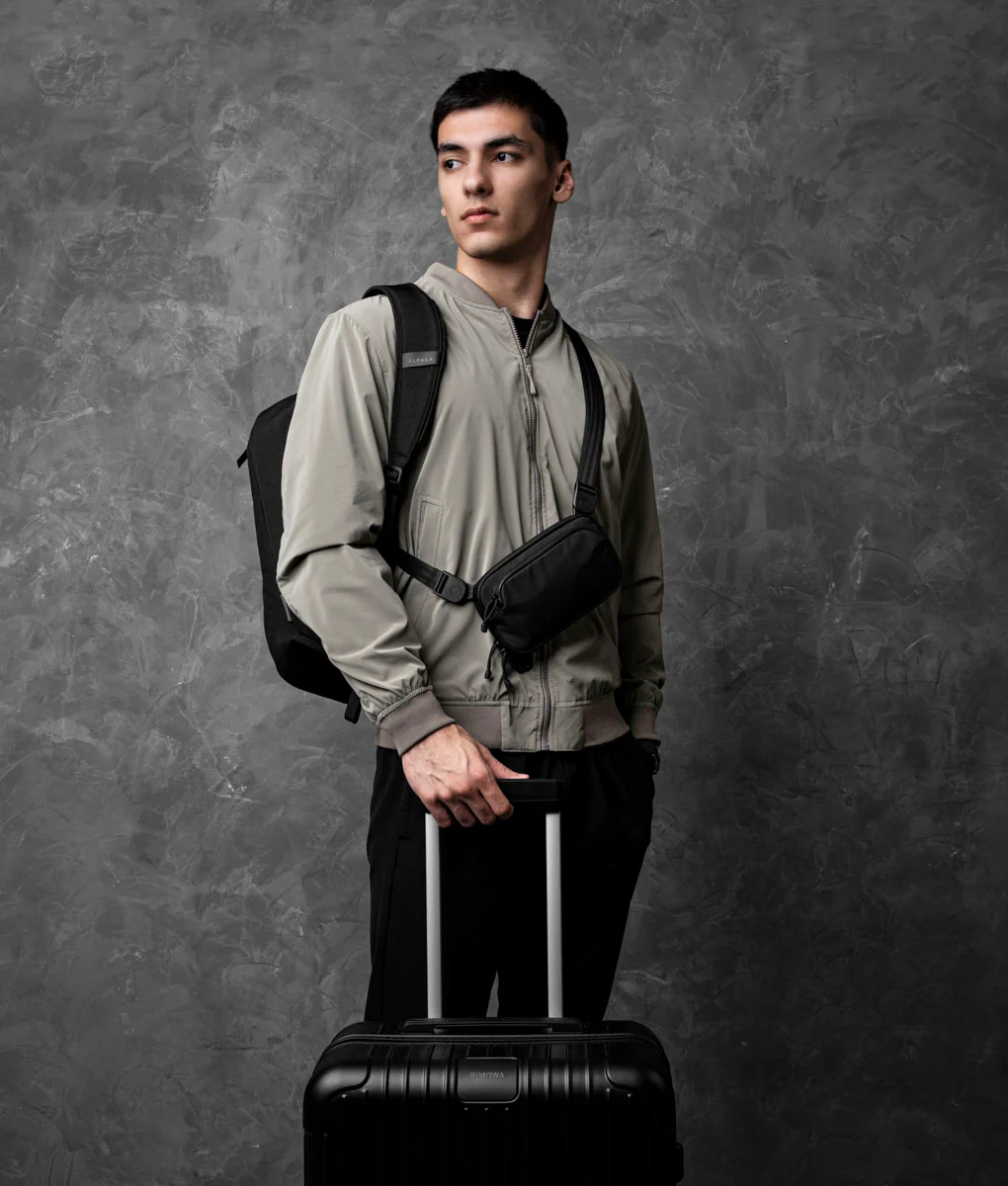 Bravo Passport Pouch - Image 4