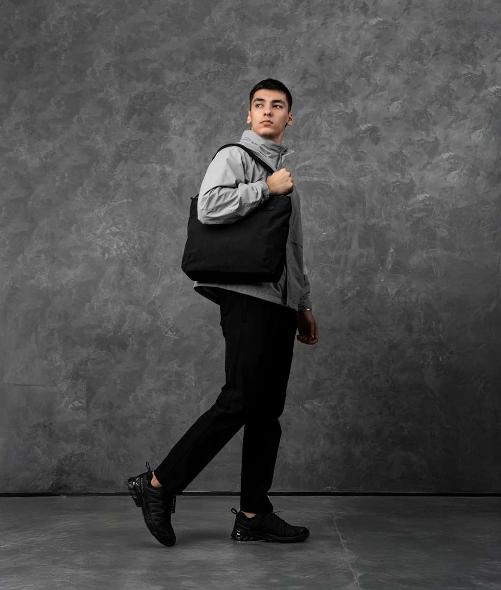 Flight Tote (M) - Image 4