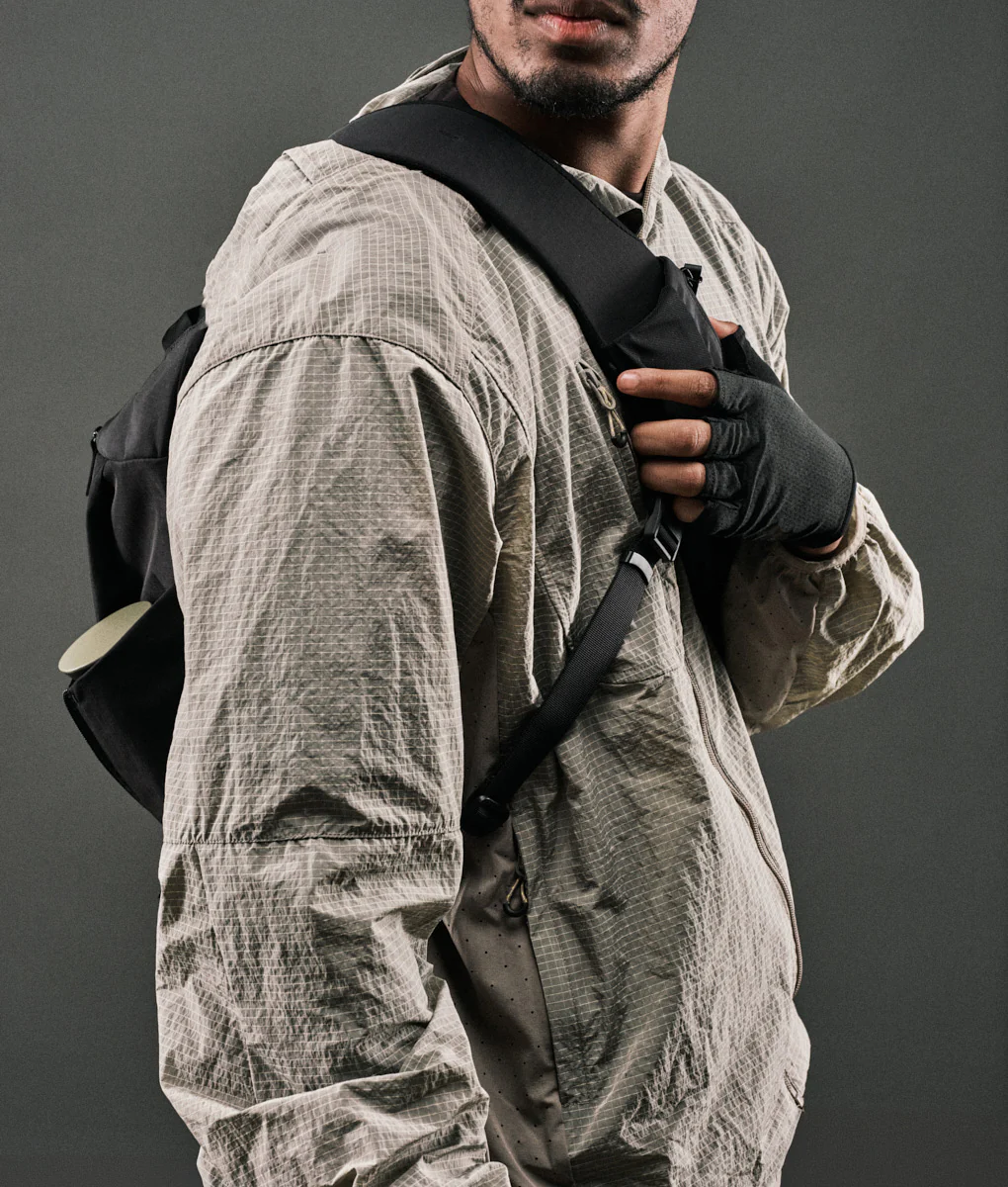 Metro Crossbody – Right Shoulder - Image 3