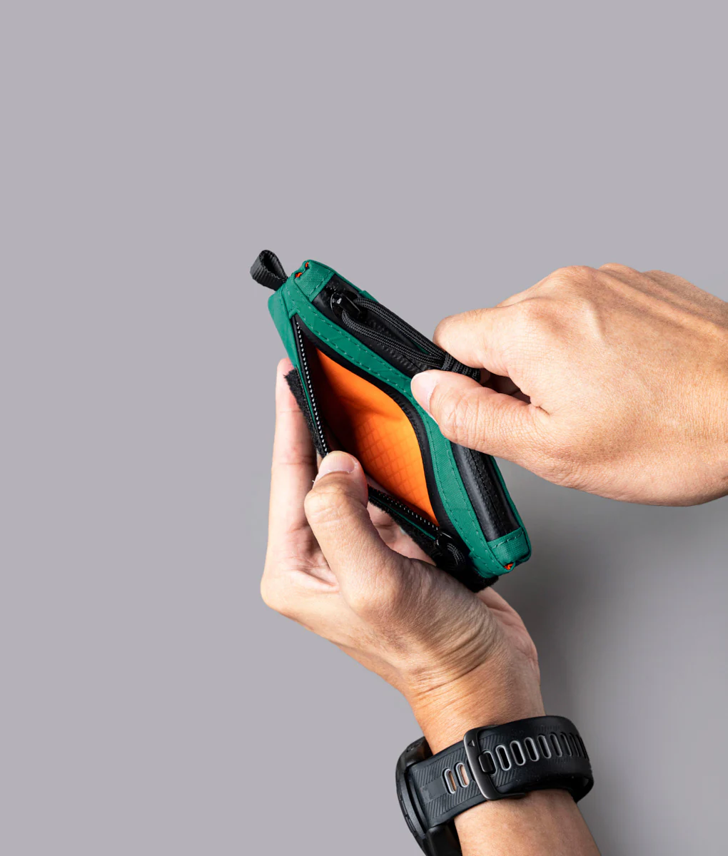 Zip Pouch Pro Hook & Loop - Vivid - Image 15